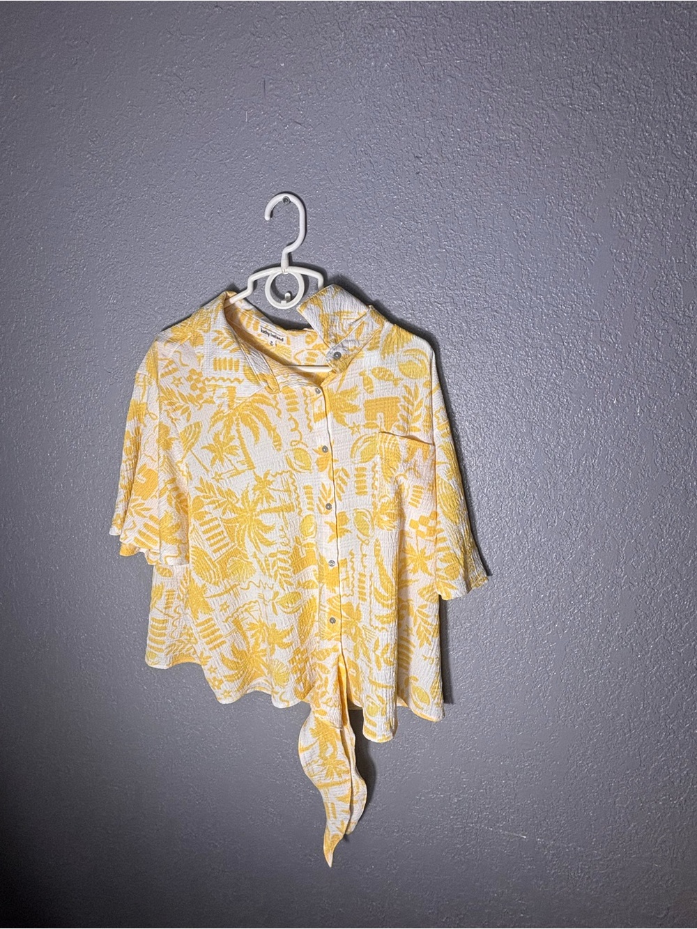 kathy ireland Yellow and White Tropical Tie-Front Button Down Shirt